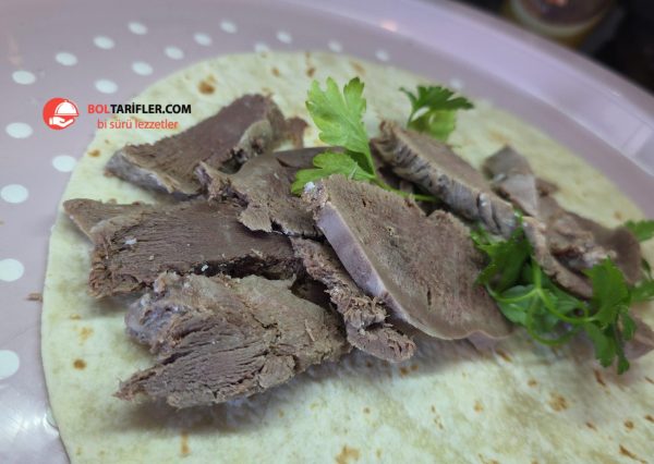 Dana Dil Söğüş Tarifi (Lokum Gibi Yumuşacık ve Lezzetli Dana Dil Nasıl Yapılır?)