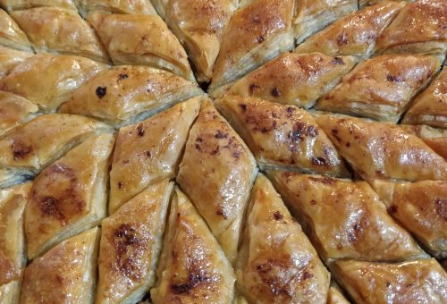 Kıyır Kıyır Ev Baklavası