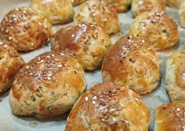 Dereotlu Peynir Dolgulu Poğaça