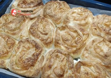 Peynirli Sarma Gül Börek