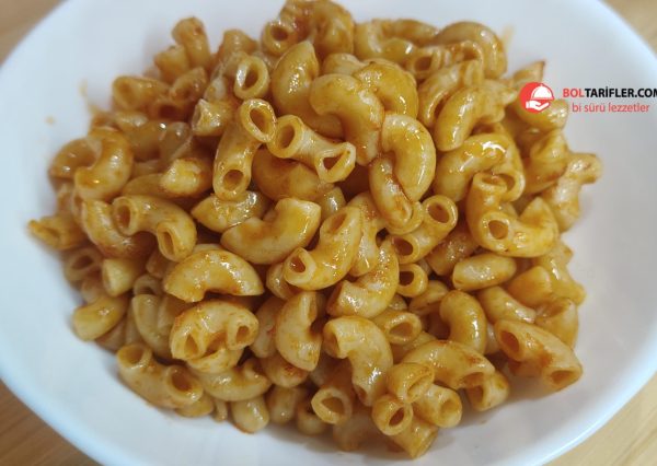 Pratik Salçalı Makarna