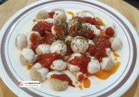 Yoğurt Soslu İrmikli Bulgur Köftesi