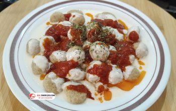 Yoğurt Soslu İrmikli Bulgur Köftesi